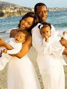 A picture of Angela Bassett and her family.